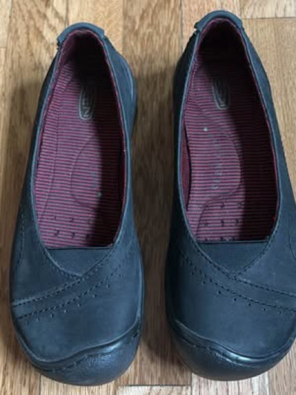 Keen Black Slip-On Flats with Burgundy Interior